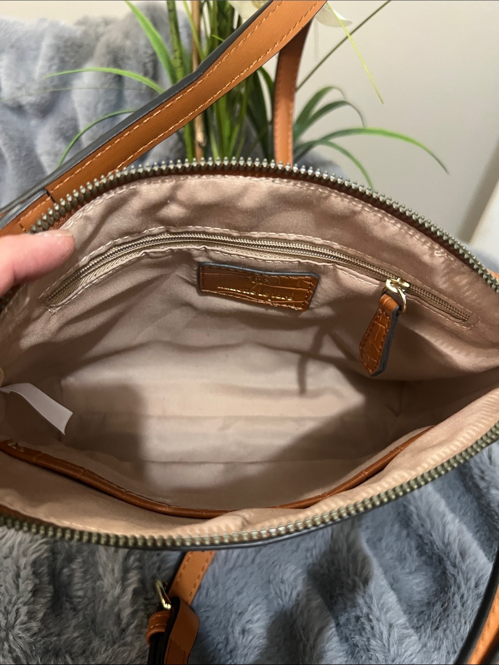 Nanette Lepore Tan Croc-Trim Faux Leather Crossbody EUC retail $88 - Picture 6 of 6